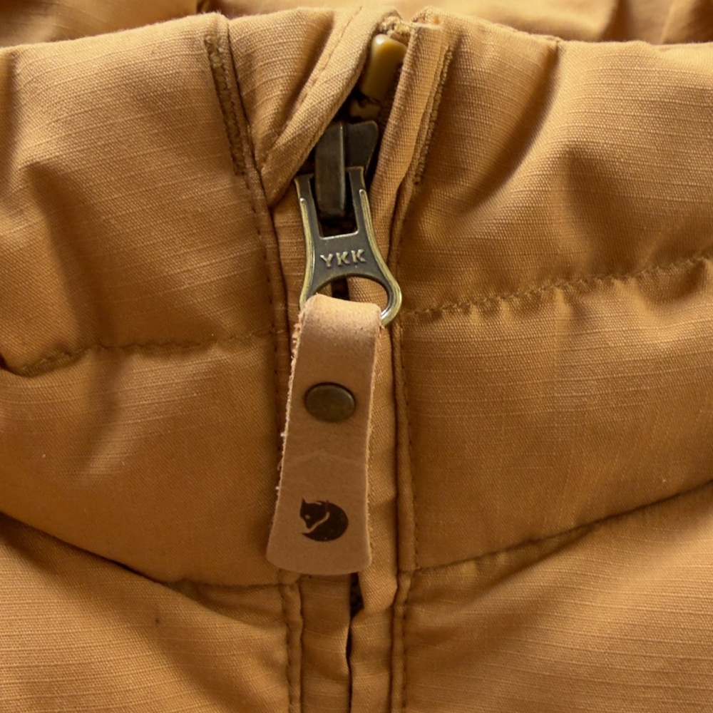 Fjallraven Mens Ovik Lite Vest- size M Brown Tan Down Puffer - Picture 11 of 11